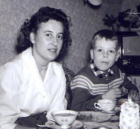 Fredi mit Mutti